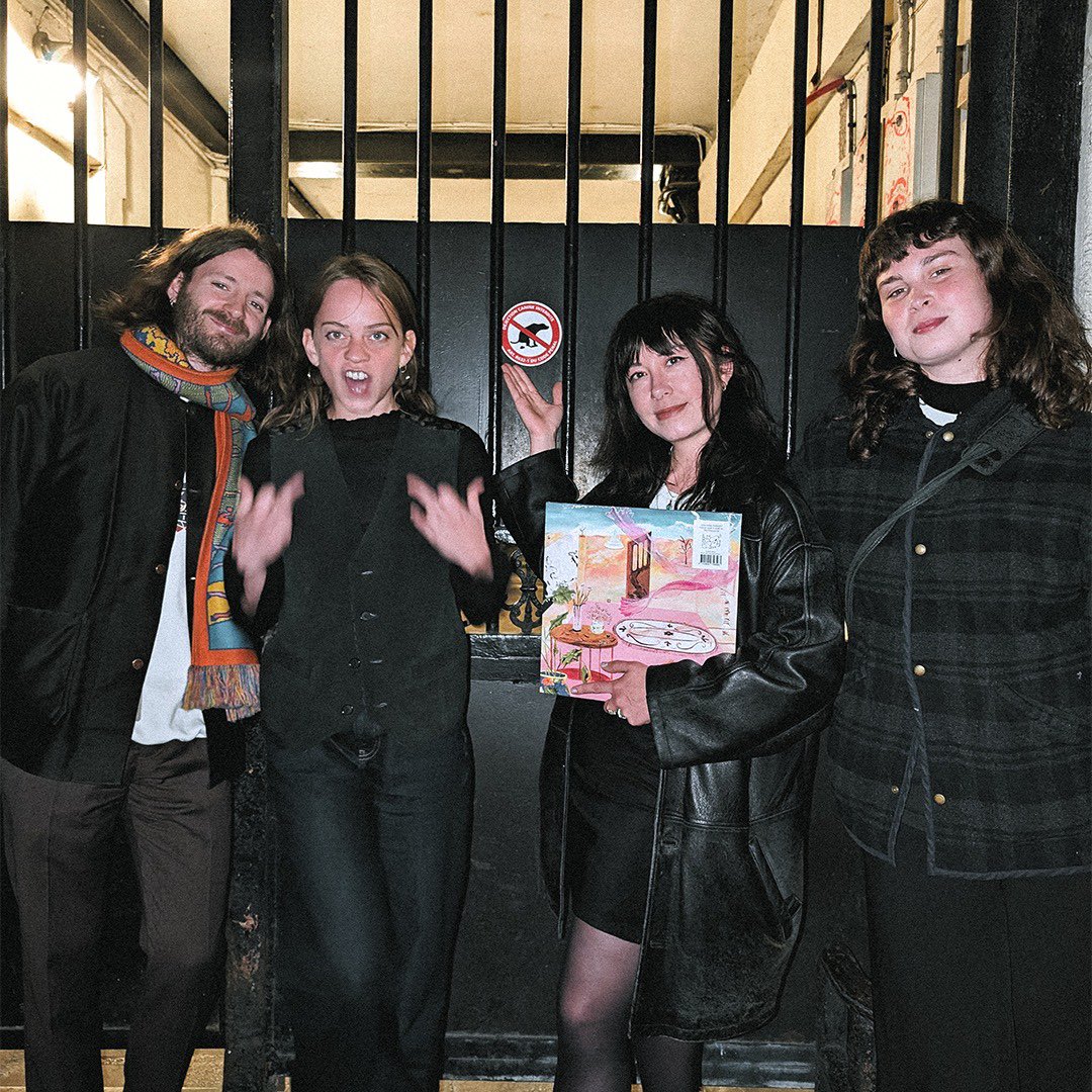 Dog Park’s debut album « Festina Lente » is now out. Enjoy ;)
Order : geographie.bandcamp.com/album/festina-…
Stream : modulor.lnk.to/FestinaLente