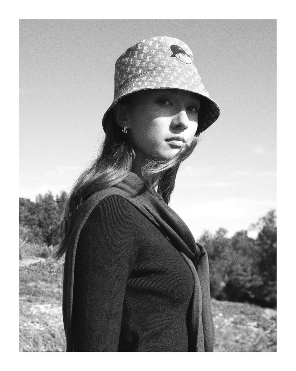 Swing in style with the Jimmy Choo / Malbon collection of collectable golf shoes and accessories bringing glamour to the golf course, clubhouse and beyond.

#JimmyChooxMalbon
jimmychoo.com/en/collections…