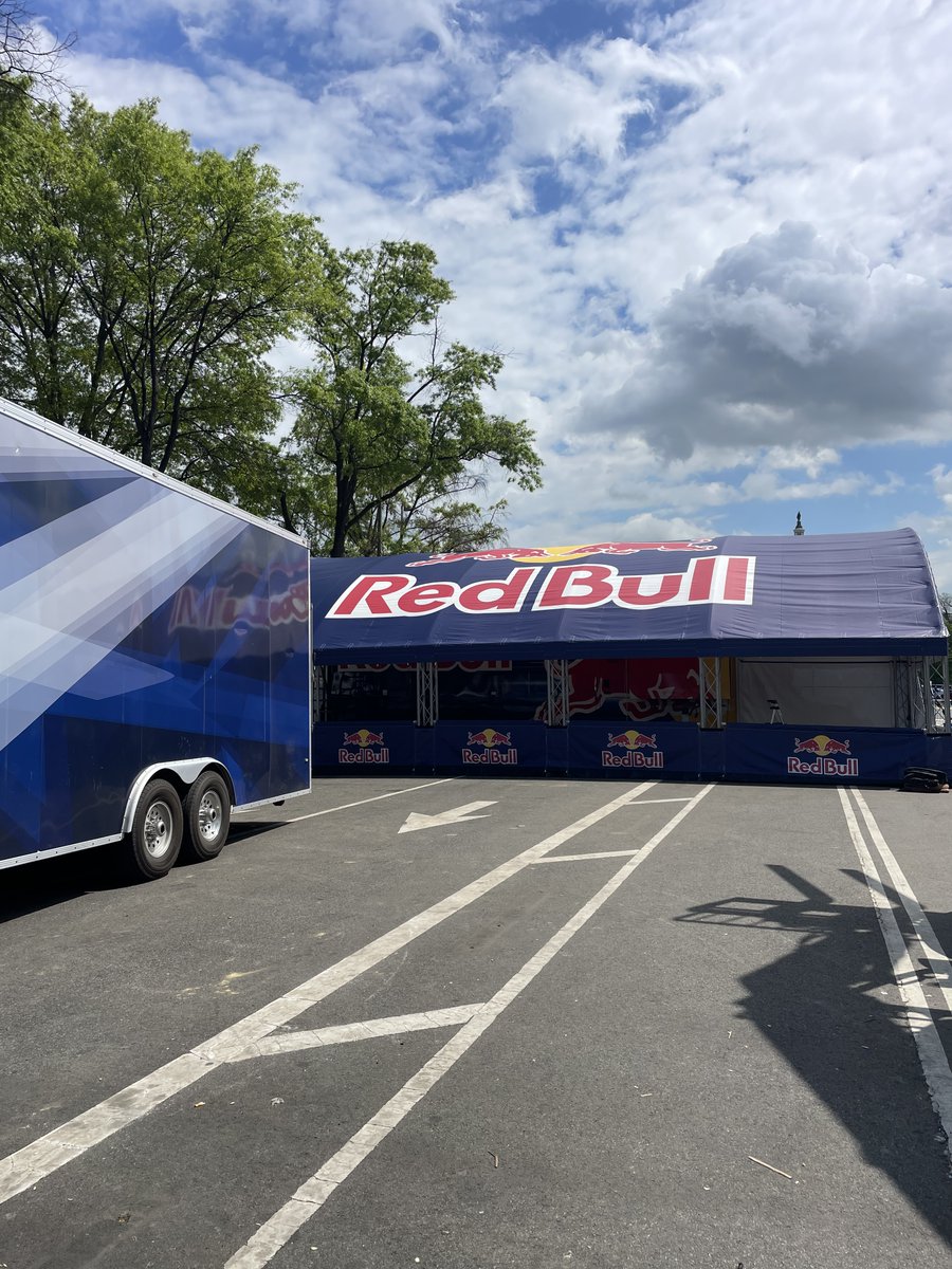 LSTCompanies's tweet photo. Showrun is ONE day away! @LSTMarketing has been hard at work preparing for Red Bull Showrun DC on historic Pennsylvania Avenue. The RB7 F1 car will be zooming down the street starting at 4pm tomorrow. What better background than our Nation's capitol! #RedBullShowrunDC #OracleRedBullRacing #F1
