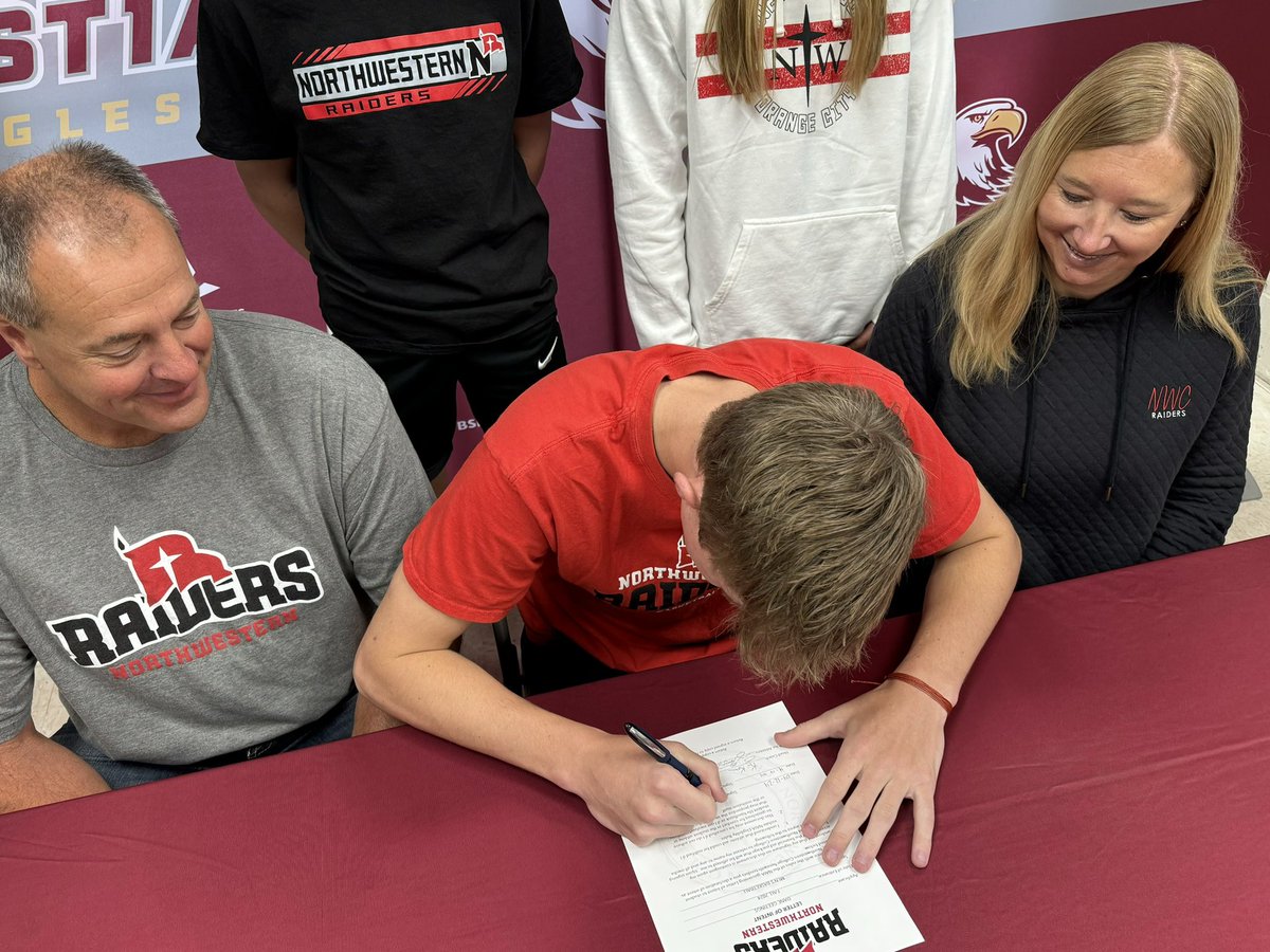PCEaglesAD's tweet photo. Congratulations to Dane Geetings! He has signed a Letter of Intent to join the Basketball Program at Northwestern College. Go Raiders! https://t.co/CXb0X5DanF