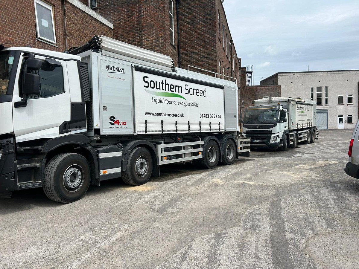 JOB ALERT!

We have a position available for an HGV DRIVER (with volumetric experience) to join our growing and successful team!

If you are interested in this role please drop us a message 

#jobopportunity #newjob #surreycompany #screed #driver #drivingjob #hgvdriver