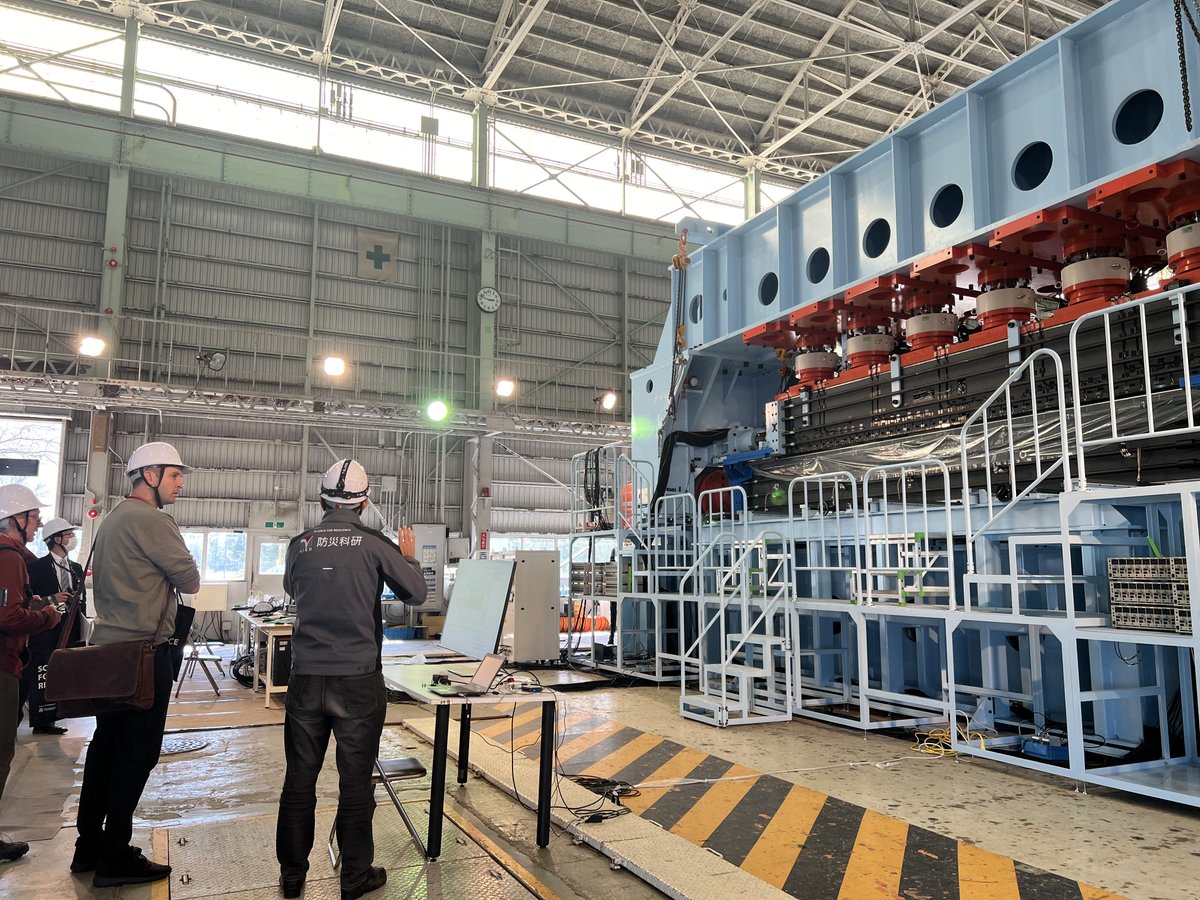 NIED_en's tweet photo. GNS Science researchers Dr. Stuart Henrys and Dr. Dan Bassett visited NIED's Tsukuba HQs on April 10 to discuss with #NIED researchers on #subductionzone studies and other topics, followed by a tour of NIED’s experimental facilities.
@gnsscience https://t.co/b8RLwtGDO5