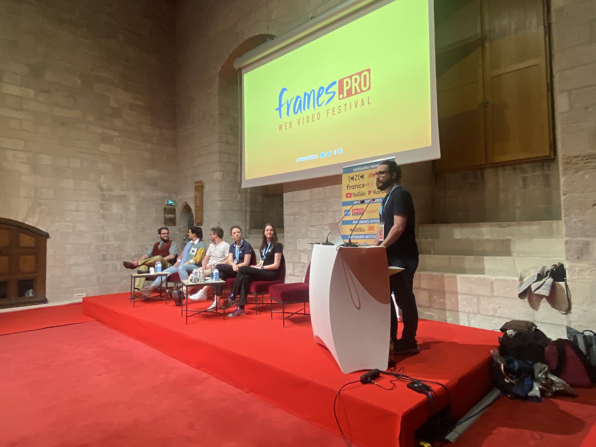 De l’animation de la cérémonie d’ouverture à celle de la table ronde sur les chercheurs qui étudient la web création, ce fut un plaisir de participer cette année encore au <a href="/FramesAvignon/">FRAMES Web Video Festival</a>