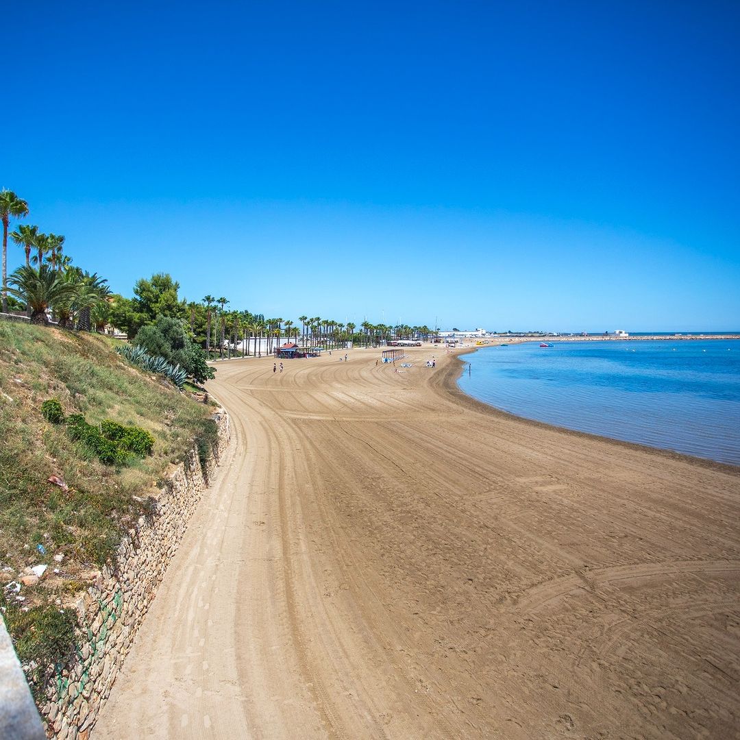 🏖️ Buscant una platja ideal per famílies? La platja del Garbí, a la Ràpita, és el vostre lloc! 👉 tuit.cat/0sWRh 📷 @turismelarapita #LaRàpita #deltadelebre #TerresdelEbre #ReservadelaBiosfera