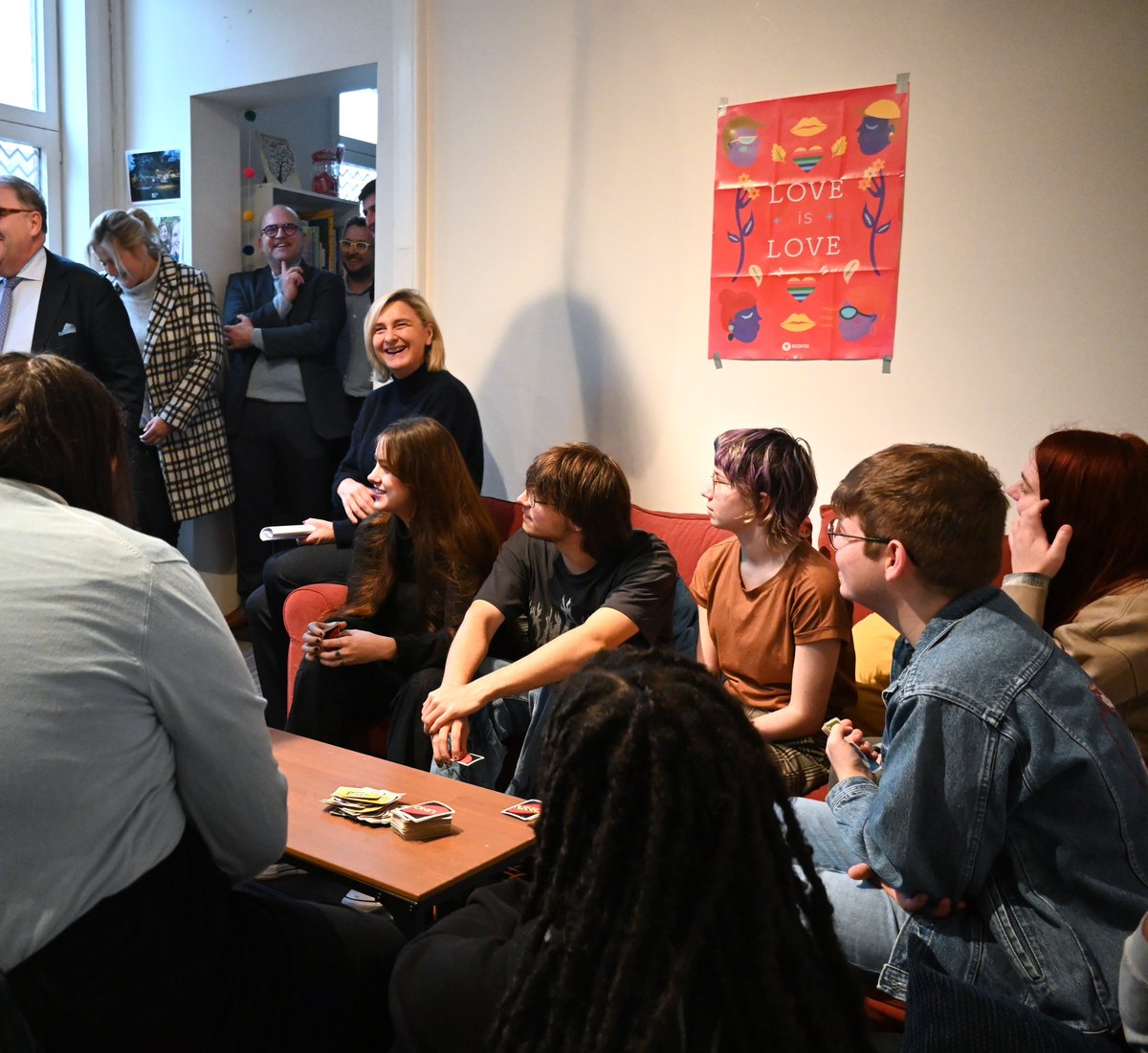 Goed nieuws! Er komen 8 nieuwe <a href="/OverkopBE/">OverKop</a>-huizen bij. Daarmee is de vraag van alle gemeenten &amp; steden die graag een OverKop-huis wilden ingewilligd. De teller staat nu op 69, enkele jaren geleden waren er nog 5. Belangrijk dat jongeren dicht bij huis met hun zorgen terecht kunnen