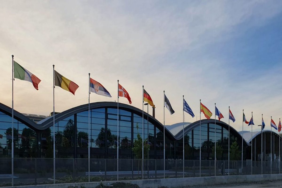 RegioneER's tweet photo. #DataValley. #Tecnopolo di #Bologna, il complesso “#Ballette” ospiterà un polo della #ricerca e un hub dell’#innovazione per le #imprese: siglato accordo per la riqualificazione tra #RegioneER, @Cineca1969, @INFN_ e @ICSC_Computing. La #notizia 👉 https://t.co/nujaUIEAm1 https://t.co/OhPesP2qcG