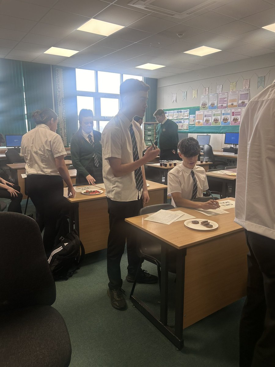 Taste Testing with Miss Craig’s S3 Business Management today 📈 How do you know the difference between branded and non-branded products? Taste, Colour, Quality 💡❓🤔