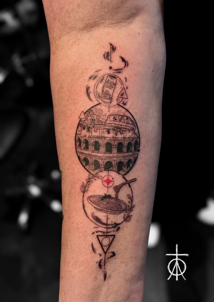 Rome Travel Memories Tattoo By Claudia Fedorovici #finelinetattoo #traveltattoo #finelinetattooartist #claudiafedorovici #ascetictattoo #tattooartistsamsterdam #tempesttattooamsterdam