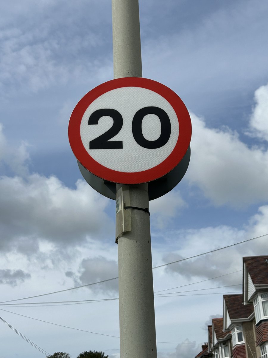 “Living Streets Cymru is hugely disappointed that the Welsh Government has indicated there will be changes to the 20mph default speed limit, which could mean a backwards step for safer streets in Wales.' Read our full response here: livingstreets.org.uk/press-media/th…