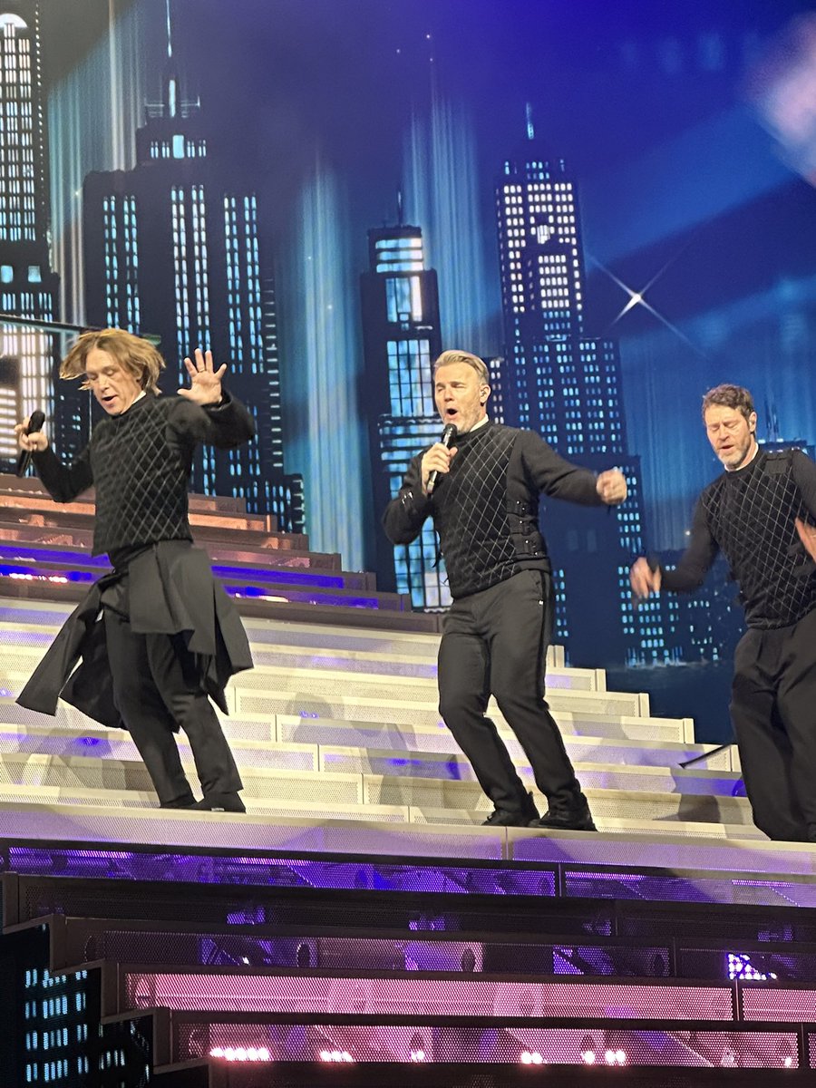 GILLRAINE's tweet photo. @takethat brilliant show in Leeds last night hopefully more to come 😁😁😁 https://t.co/RoDw6jVF99