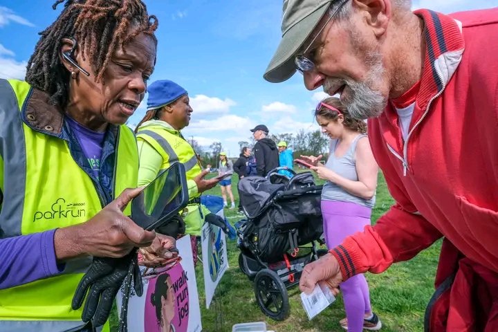 Whether you're 6 or 86 years old, or somewhere in between, we love to see you for #CollegePark #parkrun! Come along tomorrow - the weather forecast looks excellent - and this community is sure to put a smile on your face.
#loveparkrun #parkrunUSA #parkwalk #EveryoneWelcome 🌸