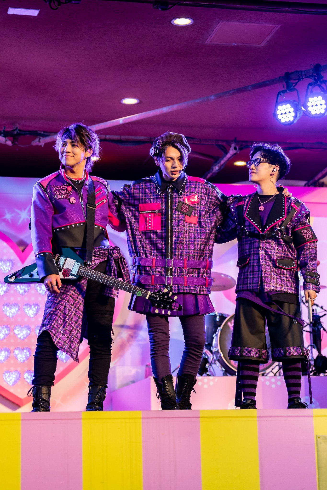 非売品・限定物 未開封TikTok LIVE ユニバクッション GRUMuGybQAAZLK7.jpg:large
