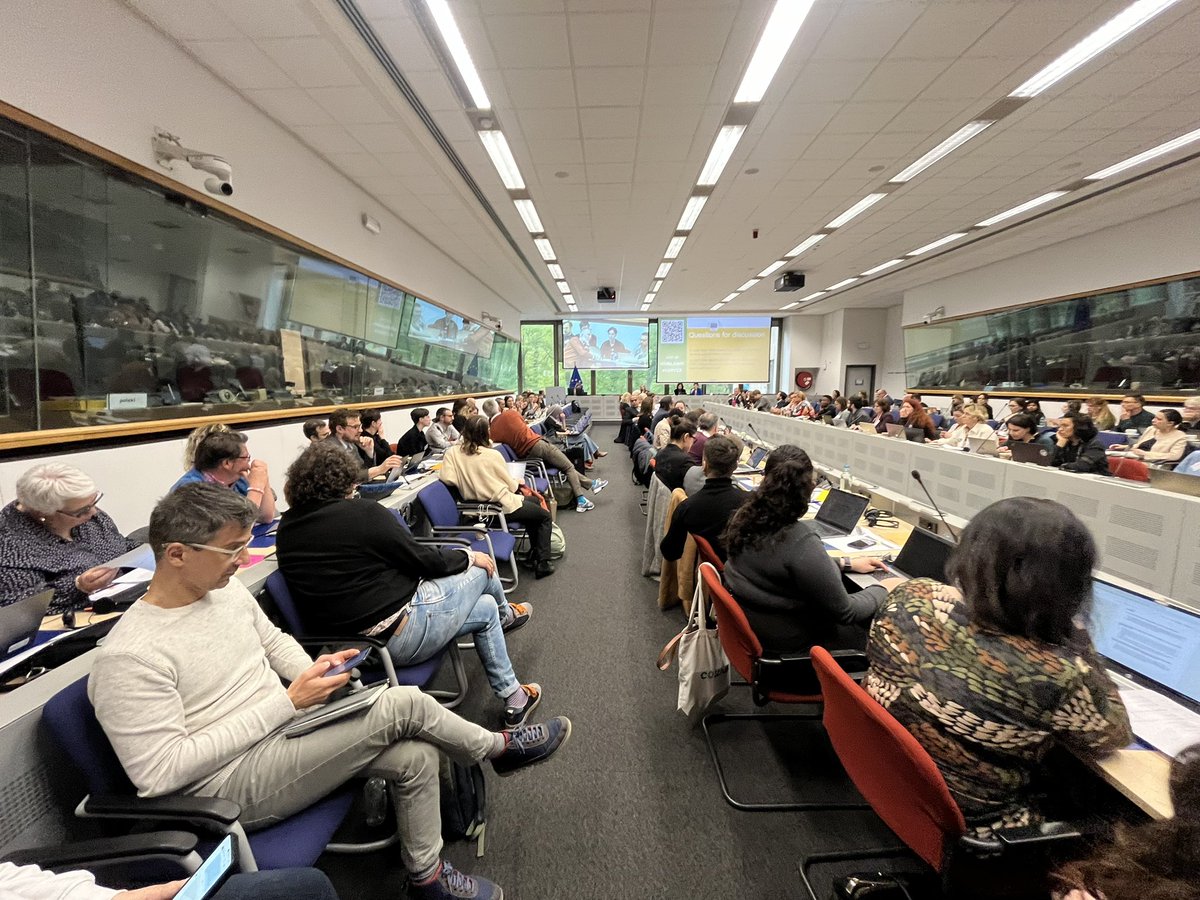 Busy day today for me and @wprzybylski in Brussels @EU_Commission @DGJust & over a hundred of CSOs defending #democraticsecurity within CERV programmes. Great to discuss future projects, policies, and frameworks when EUValues are under pressure @VisegradInsight @ResPublicaNowa