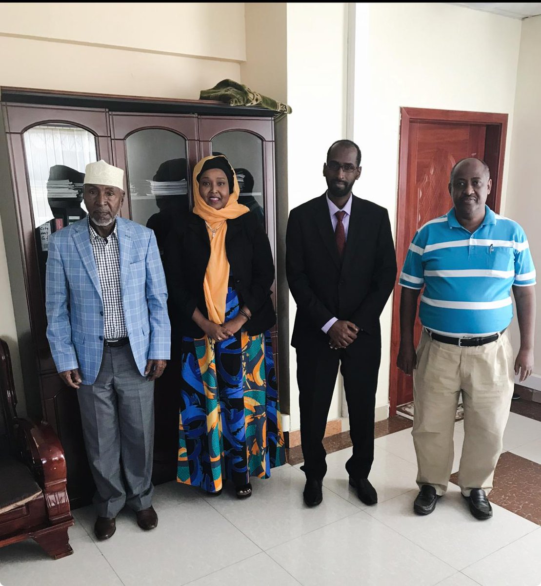 Congratulations to the Somali Council of Ministers for endorsing the prisoner transfer agreement with #Tanzania. 
Back in 2017, upon the request of our Embassy's Charges d'Affaires H.E. Abdulatif Ali, I joined him in negotiating the release of 60 Somali prisoners detained for