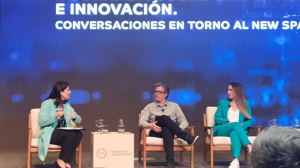 🗣️ Borja Sepúlveda, investigador @imb_cnm, participó el pasado viernes en la mesa redonda 'Presente y futuro de la tecnología espacial' de la jornada II Jornada sobre Creatividad e Innovación, organizada por la @FGCSIC en la @FundacionAreces de Madrid 👉 cutt.ly/Jw5gBTAX