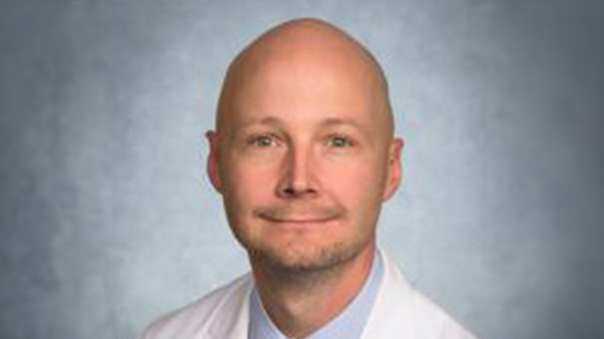 🌞 This morning, we're tuned into @uabmedicine #MedCast to hear Dr. @Skmcelwee discuss pulmonary embolisms, UAB's Pulmonary Embolism Response team, the importance of timely referrals, and advances in treatment! 👂Listen with us ➡️ loom.ly/rxY-tiI