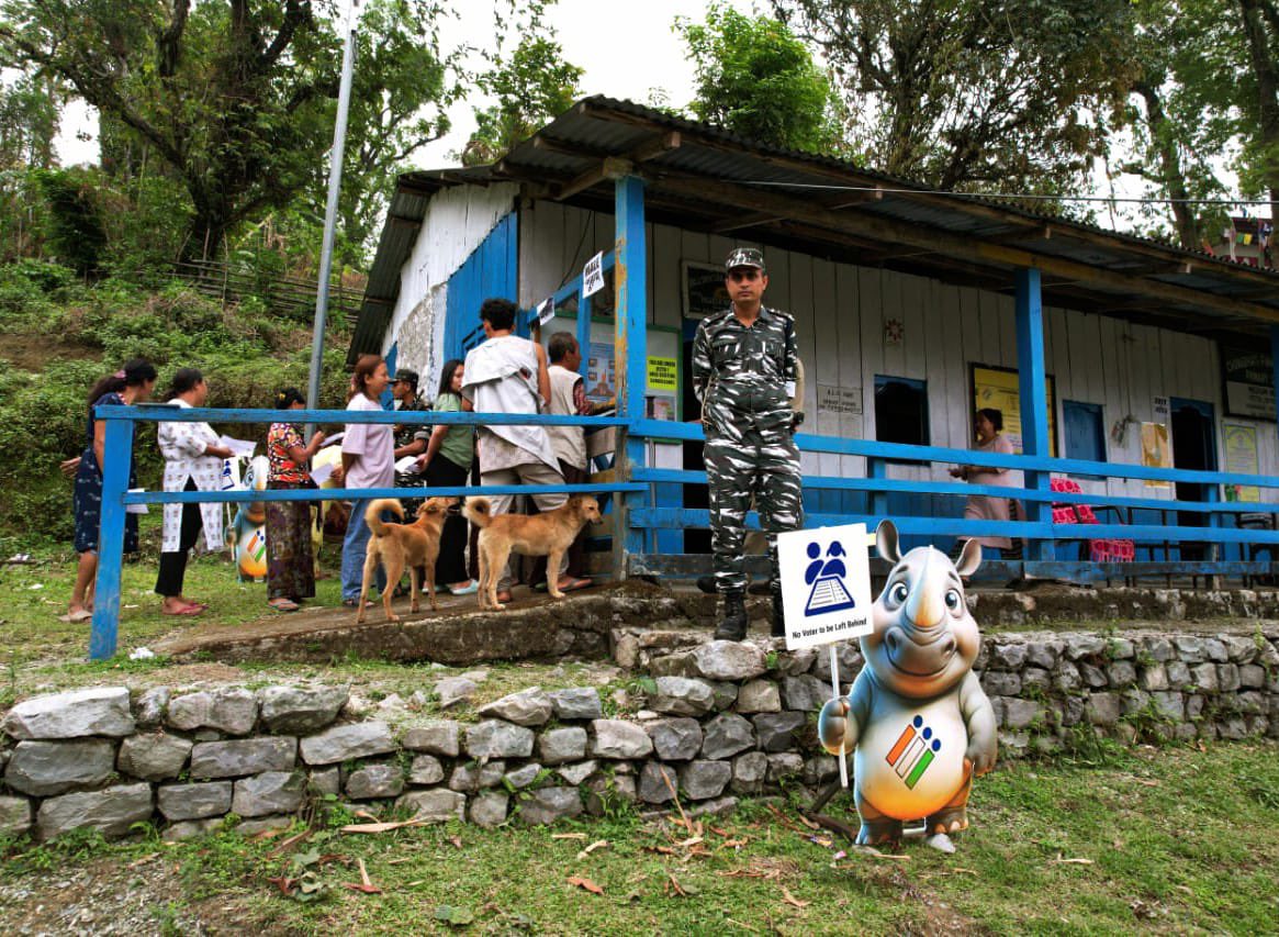 CEOWestBengal's tweet photo. Poll is going on smoothly at Booth 11/235 Chunabhatti Finnish Mission School, Kalchini in Buxa Hills, of 2-Alipurduars (ST) PC of West Bengal.
#ChunavKaParv #DeskKaGarv #Election2024 #IVote4Sure

@ECISVEEP
@SpokespersonECI
@rajivkumarec
@anuj_chandak https://t.co/0zCNvBgT62