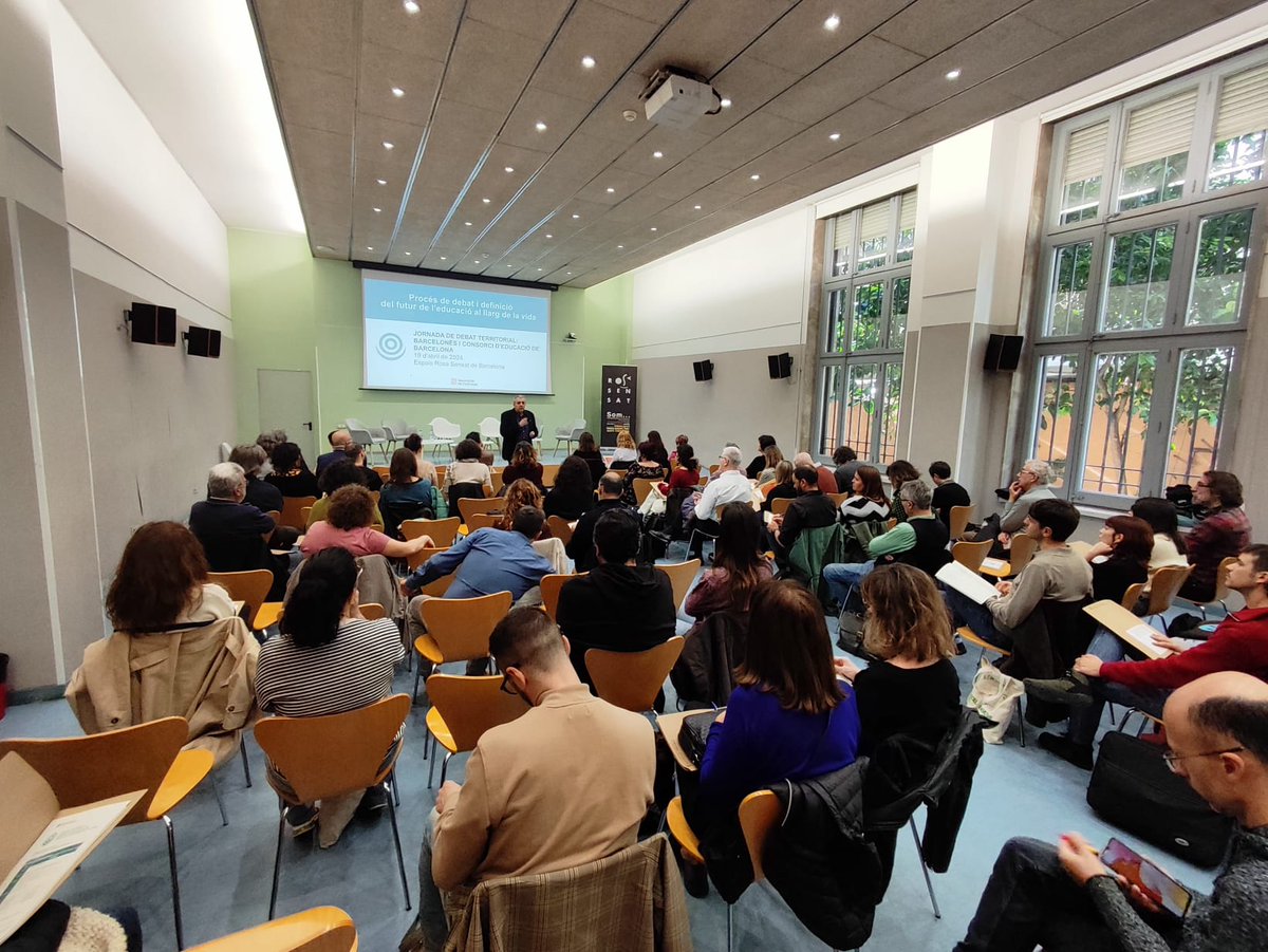 consorciedubcn's tweet photo. ✨Avui tots els agents implicats a BCN i al Barcelonès en l'educació al llarg de la vida #AEPA debaten i defineixen el seu futur a @RosaSensat👉🏽Els eixos del debat: la missió de l'educació a persones adultes, l'oferta, els perfils docents, el treball en xarxa i el marc  normatiu. https://t.co/O85nmyyvAC