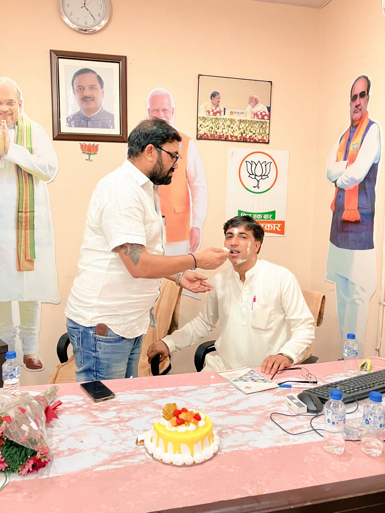 LokeshTyagiGBN's tweet photo. फूल जैसे सबसे खूबसूरत लगते है बाग में 
वैसे ही आप दोनो जचते है साथ में.
मेरे प्रिय मित्र सांसद प्रतिनिधि @SandeepBjpGBN जी आप दोनो को शादी की सालगिरह की हार्दिक शुभकामनाएं 💐
@dr_maheshsharma @amitbansal4162 @jitendra4sharma @deepak_sshastri @Dk2010Kishor @sandhya_jha @eyedocpal https://t.co/drQpaua1Bl