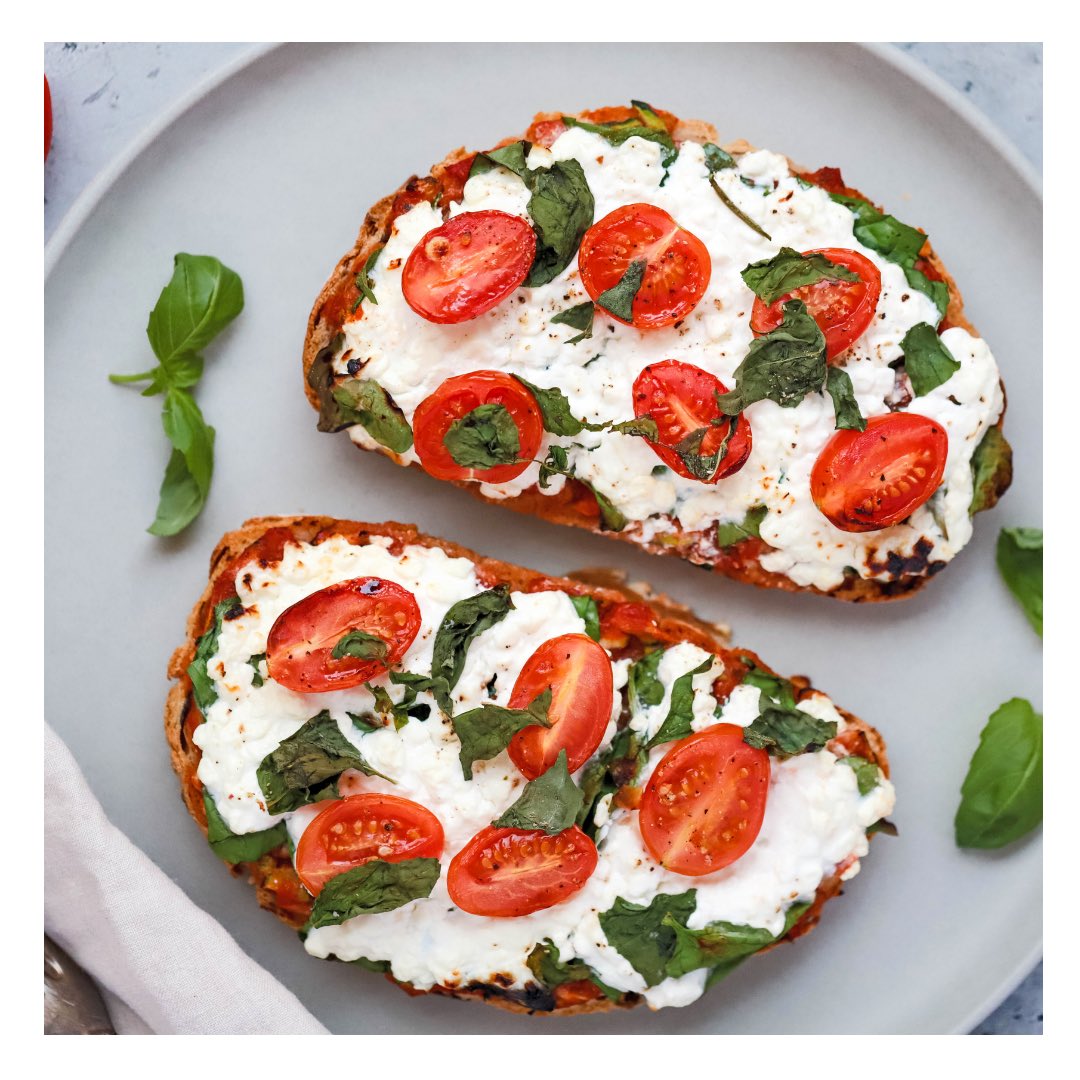 Mslea_pt's tweet photo. Savory Cottage Cheese toast. Whip up this tasty Ideal breakfast or lunch. 326kcal and 20g protein 

Save and share 

#recipe #healthyeating #highprotein #lowcarb #lowcaloriemeals #eatright #superofitness https://t.co/NURJ9rivly