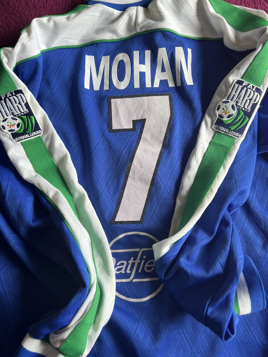 Raffling off this @FinnHarpsFC 1999 FAI Cup Final jersey worn and signed by Tom Mohan in aid of St Lukes Hospital & Donegal Hospice. Numbers left are 46,47,48,50,51, 53,54,55,57,58,59. €12 a number or two for €20. If interested can PayPal me at elliott-10@hotmail.com 🙌💙🤍