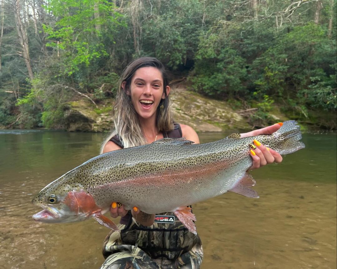_fishinglovers_'s tweet photo. Catching begins with an amazing fly guide
#fishinglife #fishing #fishingtrip #fishingdaily #YuriOnIce #TTPD #aIMee #London https://t.co/cBqfqwbXGA