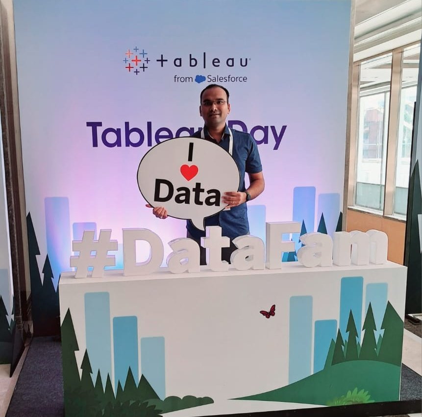 satya_majhi's tweet photo. So excited to meet #datafam at
#TableauDay in #bangalore https://t.co/njFm2LKsRM