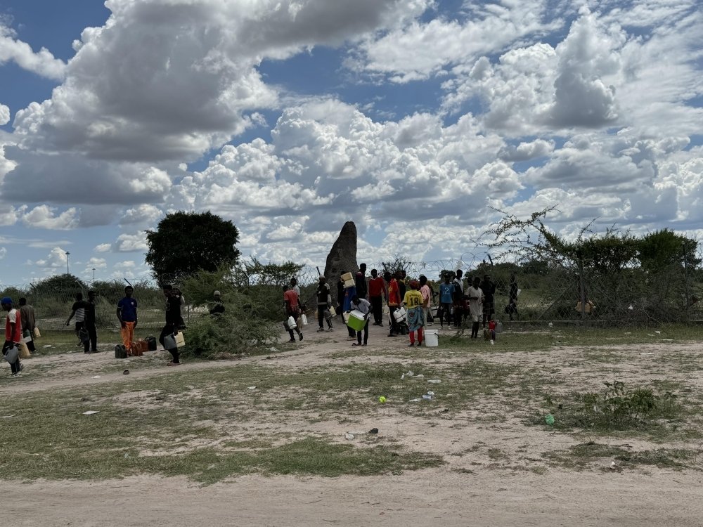 namibiansun's tweet photo. A police officer from Oshikango ended up with bite marks on his arm after a fuel smuggler thought he could escape by using his teeth on the law enforcer. Despite the pain, the officer made the arrest. https://t.co/ZPOnLdYuTu https://t.co/5TkdwoEZso