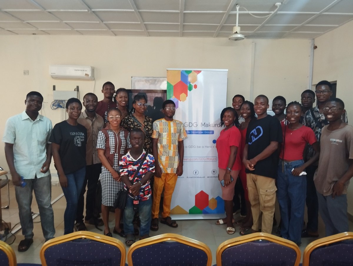 gdscbsum01's tweet photo. Closing ceremony with our Friends 
Thanks for coming to learn #GDSC @GDGMakurdi https://t.co/9bRJk1k5w9