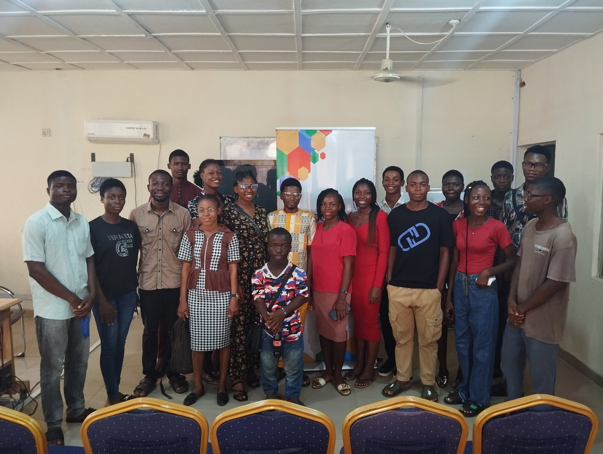 gdscbsum01's tweet photo. Closing ceremony with our Friends 
Thanks for coming to learn #GDSC @GDGMakurdi https://t.co/9bRJk1k5w9