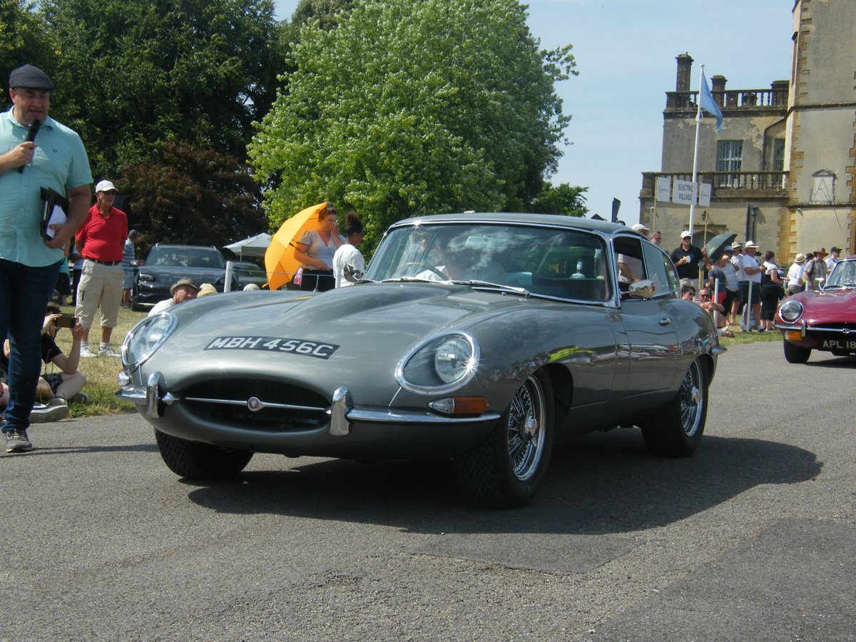 This Sunday 21st April the Jaguar Enthusiasts Club are in town! They will be displaying their cars at the Jubilee Clock prior to them setting off for 'Drive It Day'. It will be between 9.30am-11.30am 😍 🏎️ 

#visitweymouth