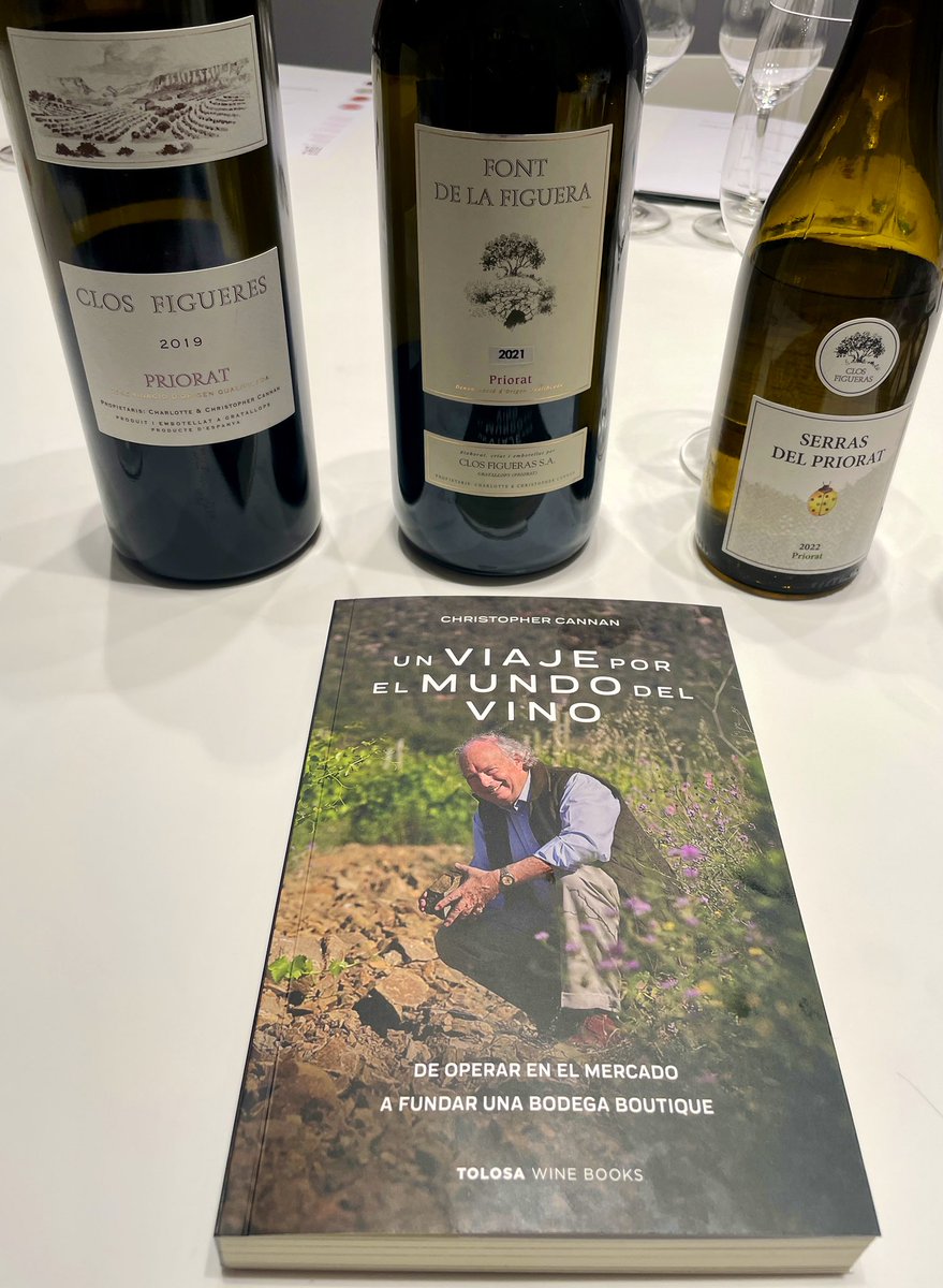 Lluís Tolosa (@lluistolosa) on Twitter photo “El primer y más importante factor que debe considerar una bodega es la distribución”
Christopher Cannan en la presentación de su libro en <a href="/vilaviniteca/">vilaviniteca</a> tolosawinebooks.com “El primer y más importante factor que debe considerar una bodega es la distribución”
Christopher Cannan en la presentación de su libro en <a href="/vilaviniteca/">vilaviniteca</a> tolosawinebooks.com