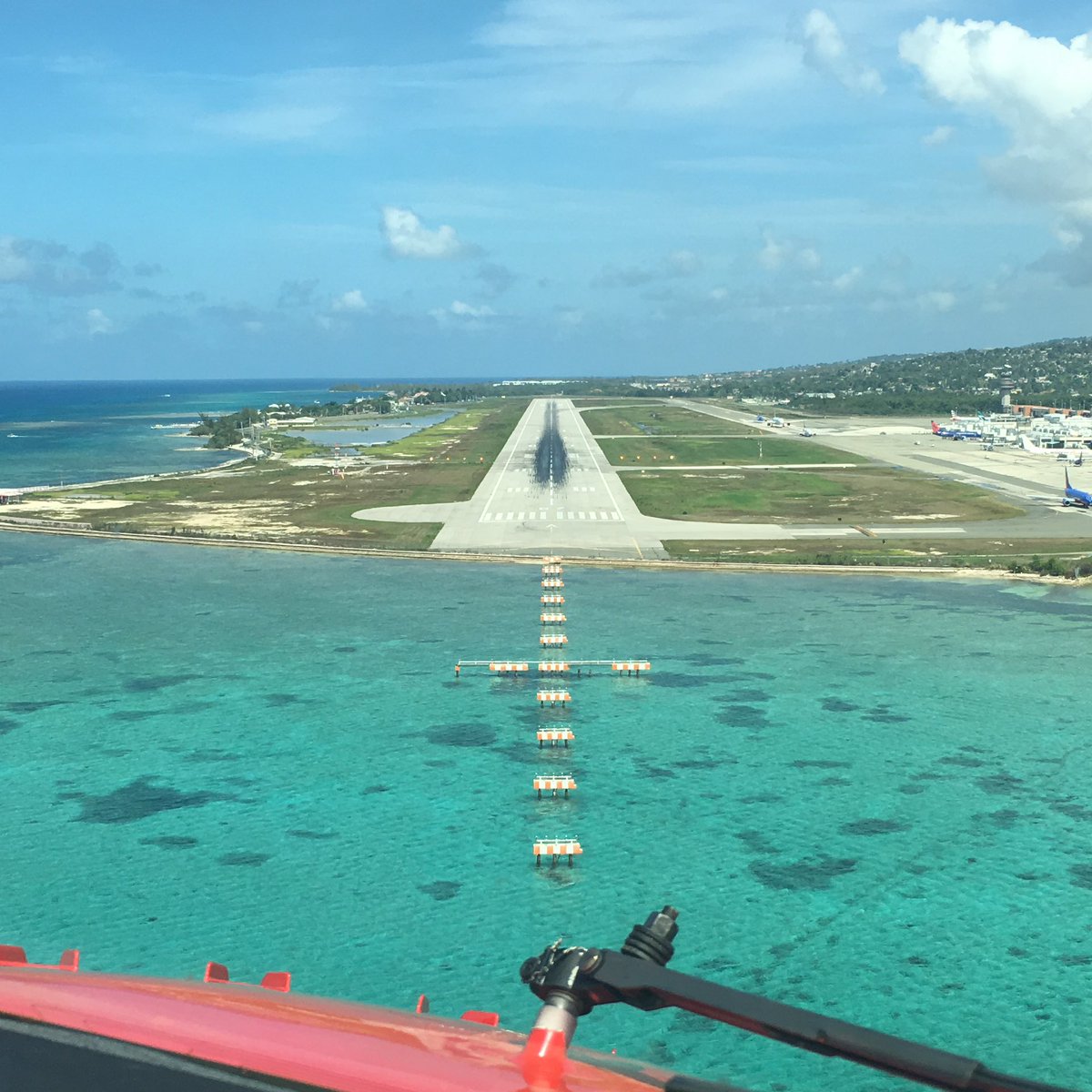 Where’s the prettiest place you have flown to? 🙌🏻✈️ Can you guess ours?

#aviation #pilot #avgeek #watches #watch #aircraft #airplane #boeing #flying #aviationlovers #cockpitview #instaaviation #instagramaviation