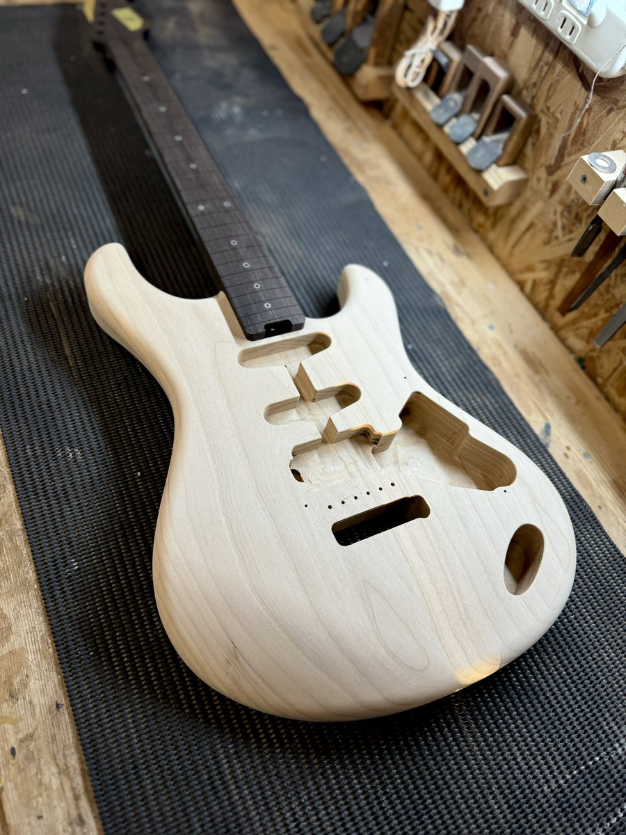 YOSguitars tweet picture