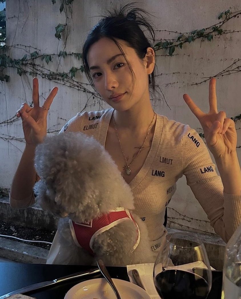 her pretty face🥹🩷