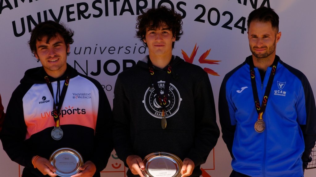 🏆 Ya tenemos a l@s nuev@s Campeon@s de España de Tenis Universitario: 🚺 Ariana Geerlings 🚹 Mario Mansilla 😜 Felicidades a tod@s l@s premiad@s en el Real Zaragoza CT 1907. ¡A seguir jugando a tenis y a aprobar los finales! 📲 rfet.es/es/noticia/el-… 📸 @RZCT_oficial