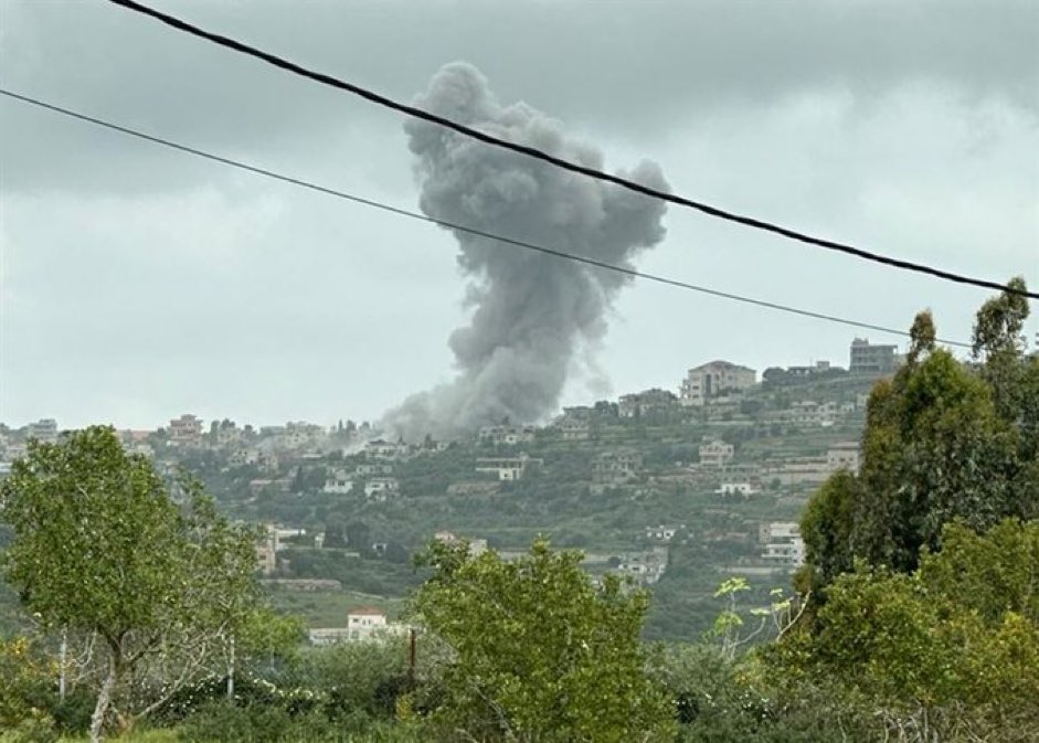 جنوب لبنان يتطهر من الإرهاب 

دائما هناك أمل 🔥🥰

#جنوب_لبنان_يحترق