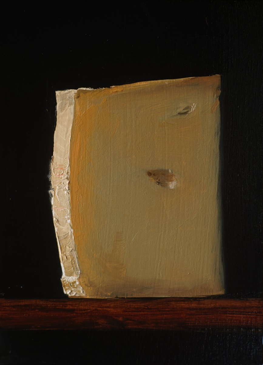 334 grams of Gruyere, a tall thin slice on the ledge.
Oilpainting 22 x 16 cm #stilllife #paintedfromlife this cold April morning.

#contemporarypainting
#figurativeart #representionalpainting #vanitas #foodforthought #gruyere #cheese