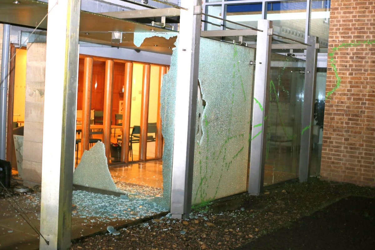 NotADrill2022's tweet photo. 🚨Glass smashed at University of Cambridge’s IEEF!🚨

"You can’t hide your ties". Last night, a group of people smashed the glass walls and doors at the University of Cambridge's IEEF (Institute for Energy and Environmental Flows) - formerly known as the BP Institute

1/ https://t.co/cF4kq1Qzob