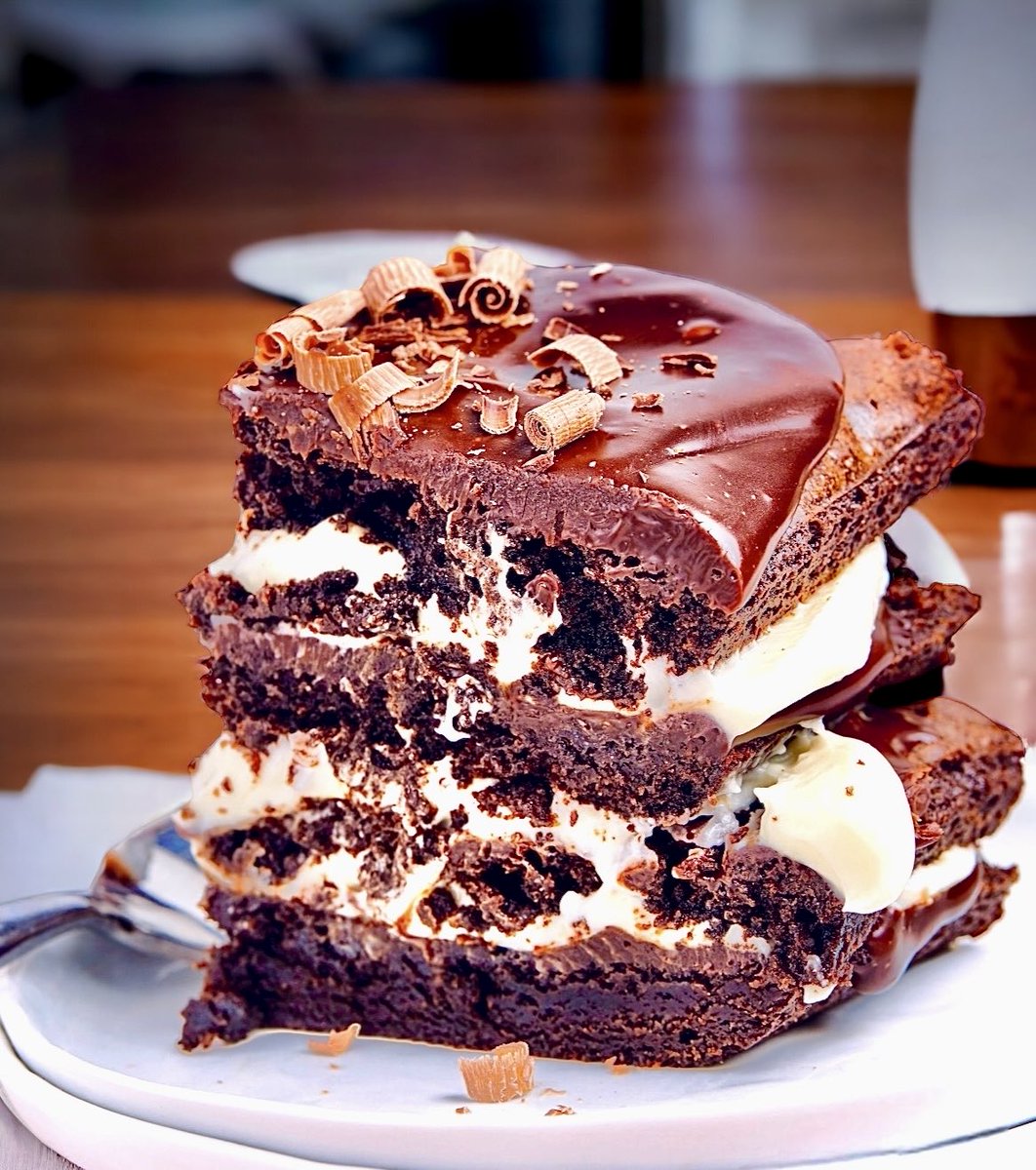 Brownie-Cheesecake Lasagna #thedesserts