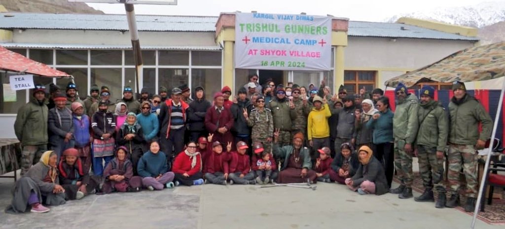 firefurycorps's tweet photo. #IndianArmy

'Health for All'

Trishul Division organised a Medical Camp in #VibrantVillage Shyok, #Ladakh. 

65 community members benefitted from the camp which also included medical advice on basic lifestyle diseases and other ailments.
#WeCare

@NorthernComd_IA 
@lg_ladakh
@DIPR_Leh