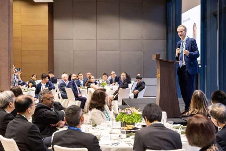 Asia_CHS's tweet photo. Thank you to all our guests and partners who joined us at Thursday night’s launch of @Asia_CHS in Singapore! We were thrilled to have Adj Prof Derrick Heng, Deputy Director-General (Public Health) @MOHSingapore and @T_Inglesby @JHSPH_CHS provide opening remarks. #healthsecurity https://t.co/RhpAya5aQw