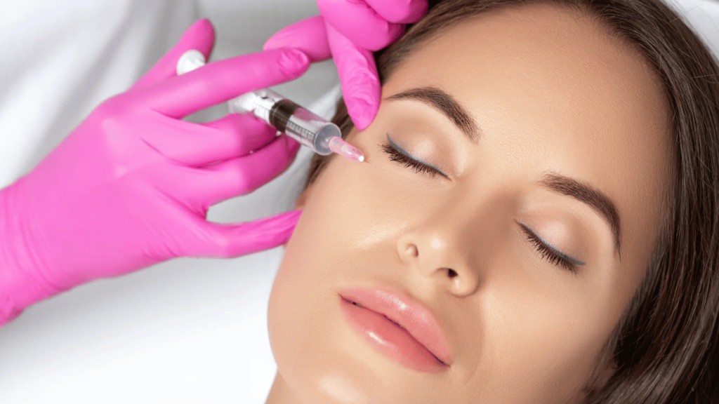 This minimally invasive treatment can address fine lines, wrinkles, and improve skin laxity. Read more 👉 lttr.ai/ARAD4 #antiaging #Dermatologist #MaintainHealthySkin #Beauty #Skin
