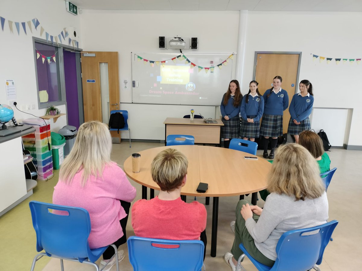 Four of the TY Microsoft DreamSpace Ambassadors delivered their OWL Internet Safety training to school staff yesterday. Thanks to the attendees, and well done to the students. @MS_eduIRL @ddletb #Teamddletb