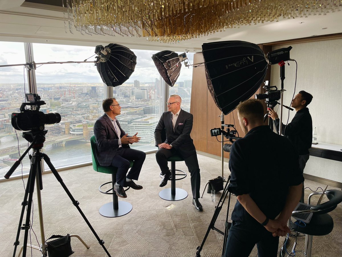 Filming with a view! 
Great content captured at #TheShard this week with <a href="/AdrMcDonald/">Adrian McDonald</a> for <a href="/DellTech/">Dell Technologies</a> 

#Gormville #DellTechnologies #SonyFS7 #SonyFX6 #Lighting #View #ShangriLa