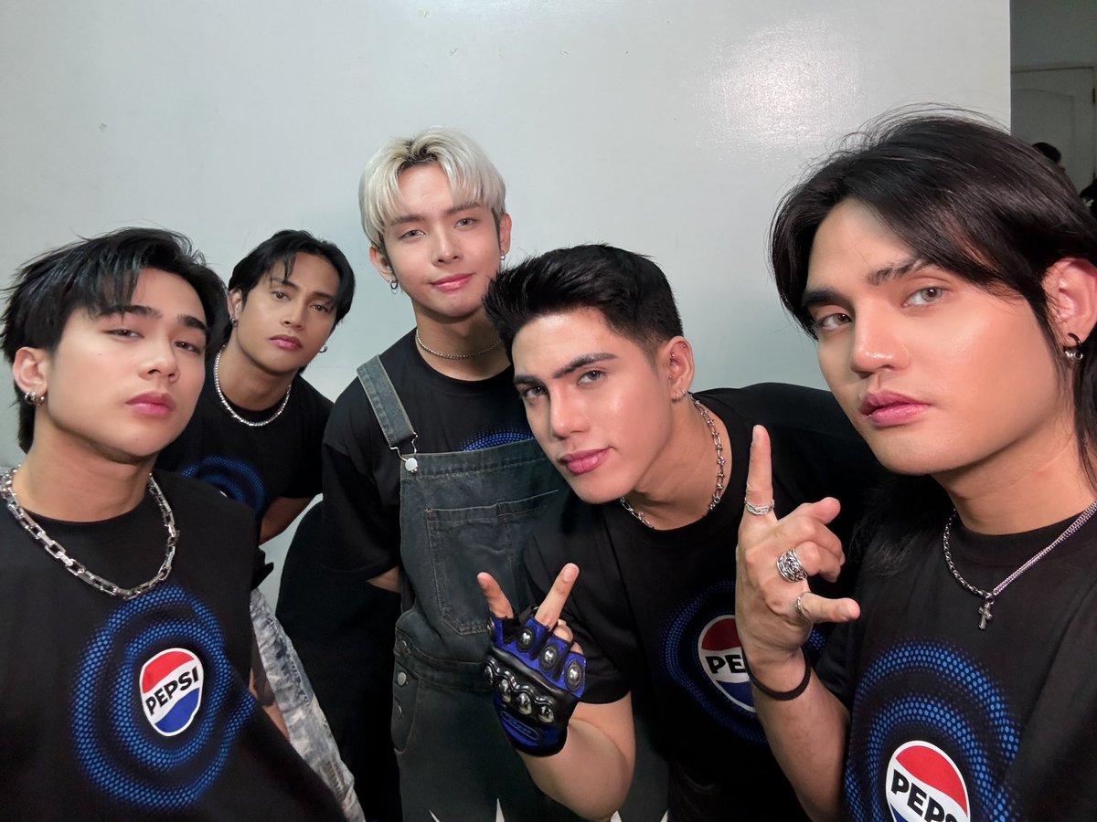 PEPSI X SB19 EVENT TOP TIER AS ALWAYS!!🖤💙❤

ANG PULSO NG DABAW
@SB19Official #SB19
#SB19atPepsiPulseDavao
#PepsiPulse2024