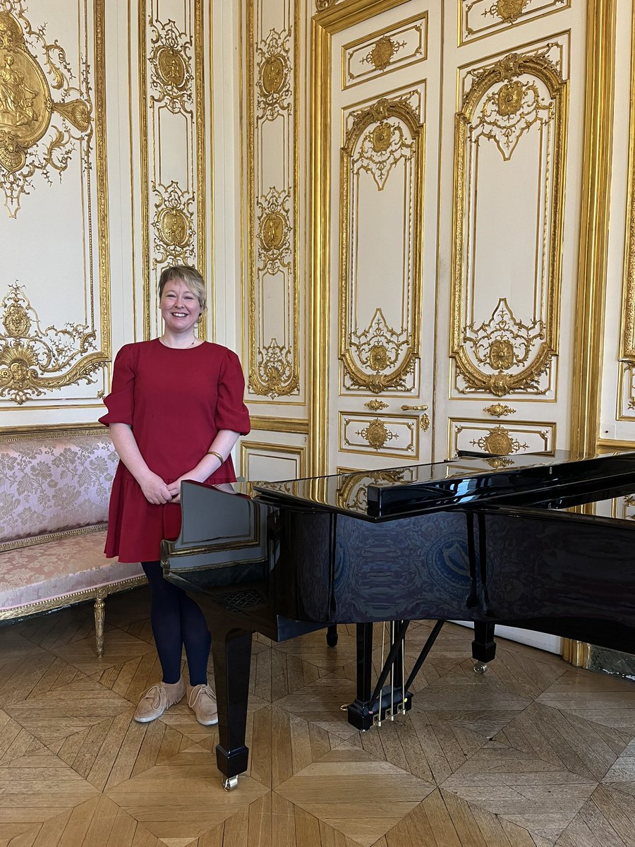 Today’s practice room! 🤩 Huge thanks to the Irish Embassy in Paris for the very warm welcome and for inviting me to make use of their Steinway in this magnificent setting- merci beaucoup!