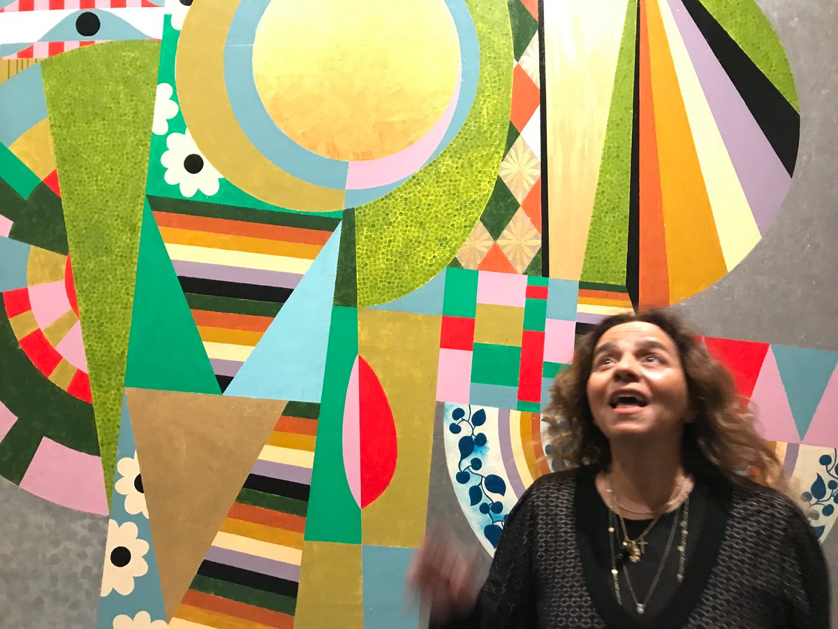 Brazilian artist Beatriz Milhazes @la_Biennale with The Golden Egg, a painting inspired by a 1960s kimono in @V_and_A collections: vam.ac.uk/blog/museum-li…