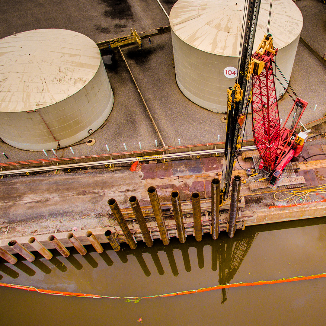 buckmag's tweet photo. Old oil refinery got new life with the use of many @NucorSkyline steel products.
#Pilebuck #EandCmedia #nucorskyline #Pipepiles #sheetpiles https://t.co/GBkDJkNNKz