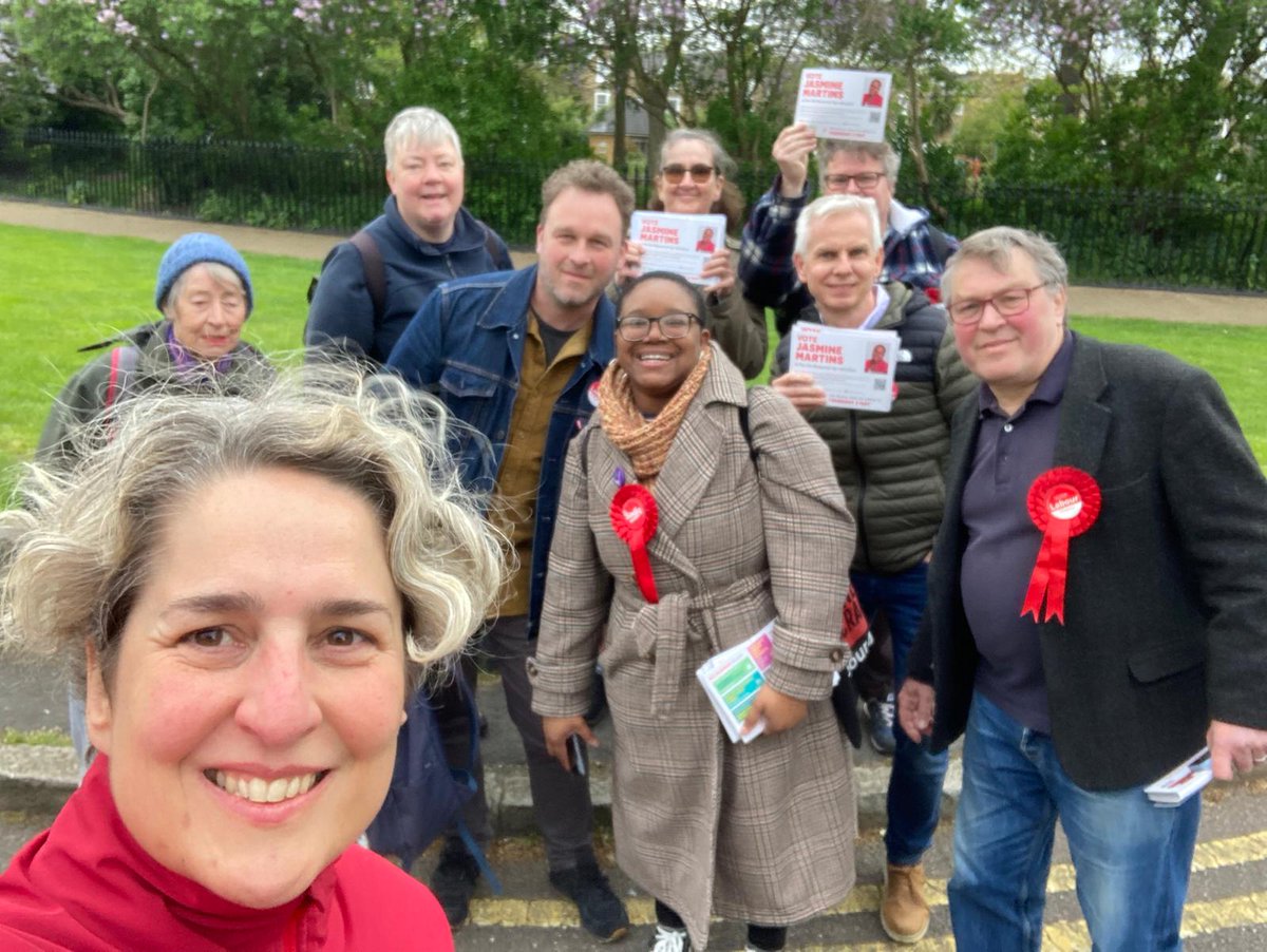 Thankful to team #DeBeauvoir who have joined me every day on the doorstep to speak with our residents about why I am running to be their councillor. I want to bring my lived experiences I share with many residents to the council, ensuring community voices are heard. #JAS4DB🌹🗳️